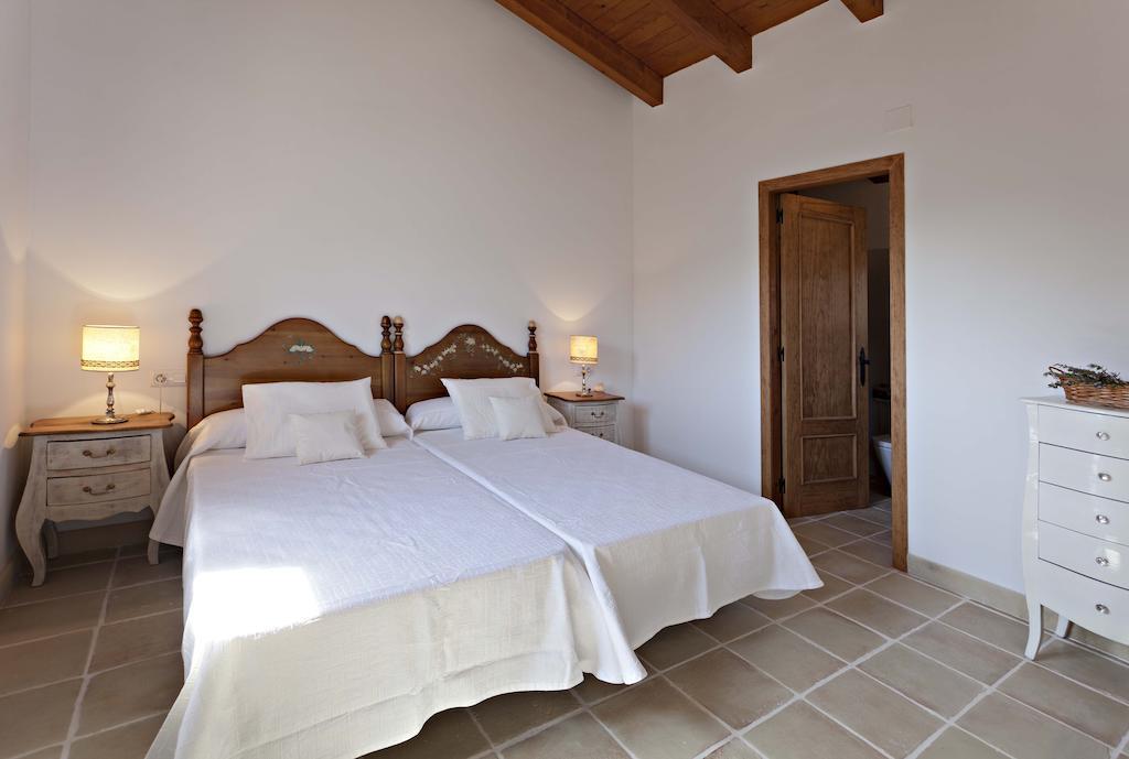 Masia Ca L'Anima Hotel La Baronia de Rialb Quarto foto